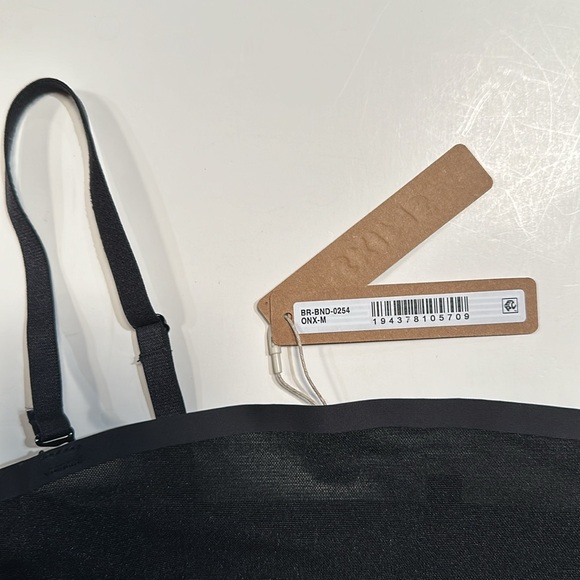 SKIMS Powermesh Bandeau Bralette In Onyx - Picture 6 of 12